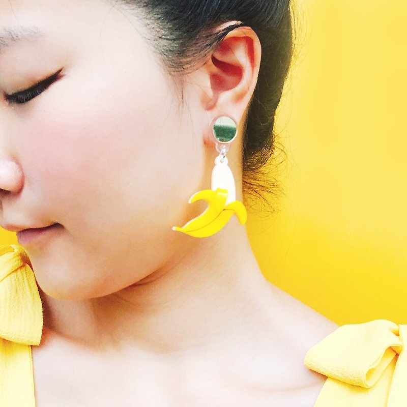 香蕉耳环 - 耳环/耳夹 - 压克力 黄色