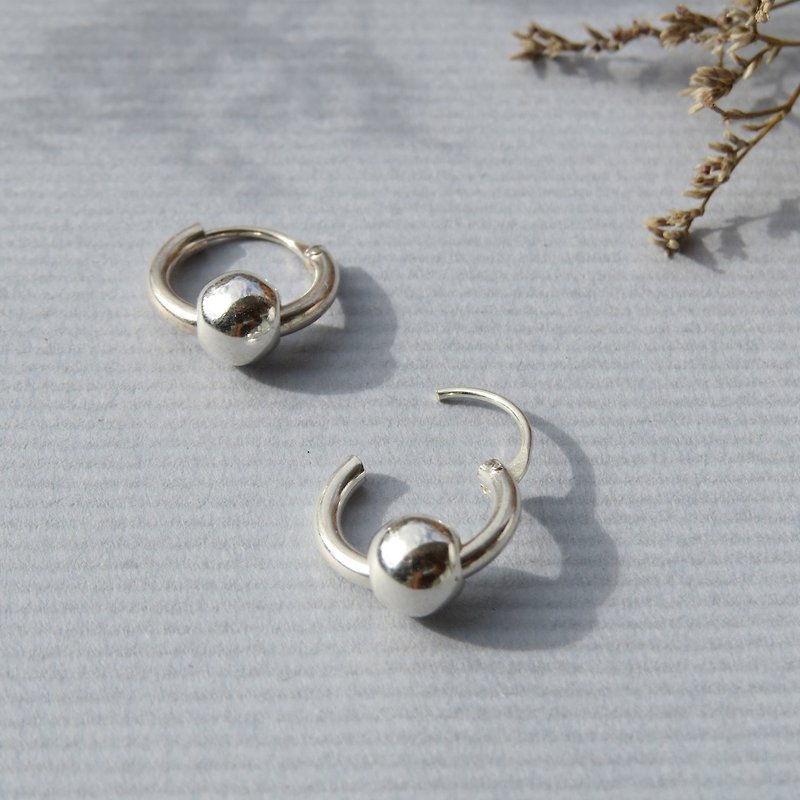 小清新系列 / 单珠圆环耳环 / 925银 - 耳环/耳夹 - 其他金属 银色
