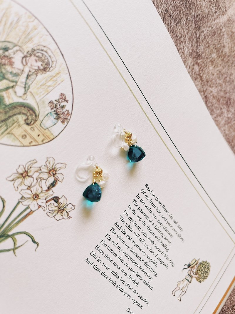 Enko | 顶楼的花瓣 珍珠蓝石英  14K耳夹耳环 - 耳环/耳夹 - 半宝石 