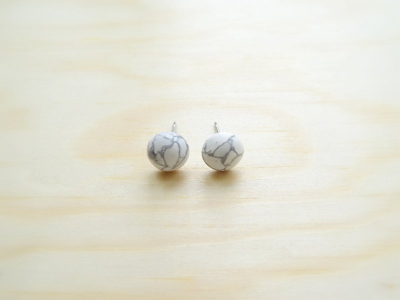 贴耳耳针 - 经典白纹石圆蛋面形 316L 不锈钢耳针 - 耳环/耳夹 - 半宝石 白色
