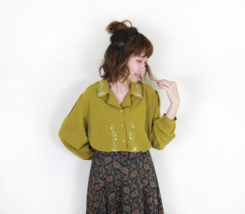 Back to Green:: 日本细致衣领纯白丝质衬衫 花园刺绣 vintage (JS-31) - 女装衬衫 - 丝．绢 
