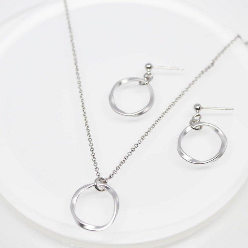 Pierces&Necklace set/Twist Round Ring Necklace&Pierce set/飾品 銀 簡單 項鍊 耳环 - 耳环/耳夹 - 其他金属 