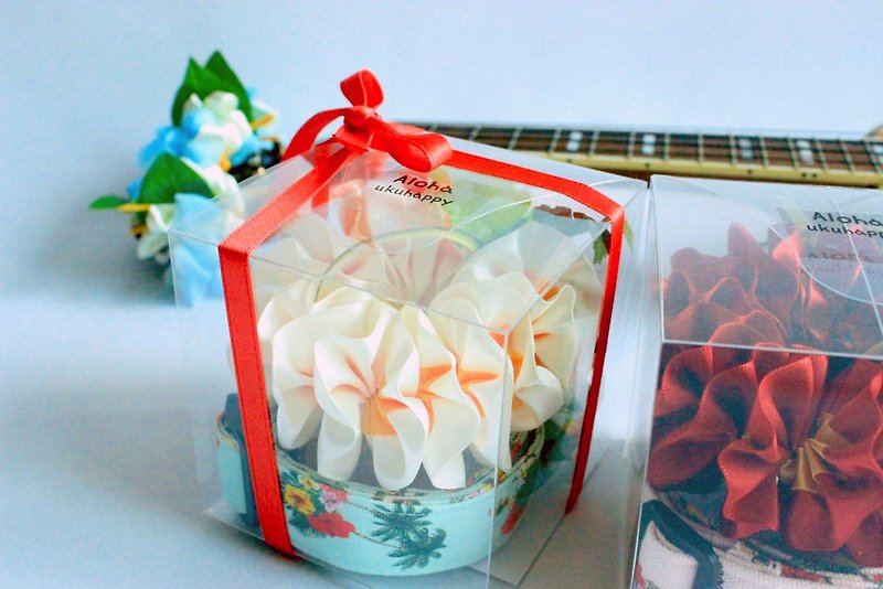 ukulele strap and ribbon flower gift.  hula girl green a - 吉他/乐器 - 棉．麻 绿色