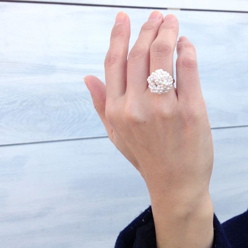 ビンテージアクリルパールのスクリューリング・指輪[ii-460] - 戒指 - 其他材质 白色