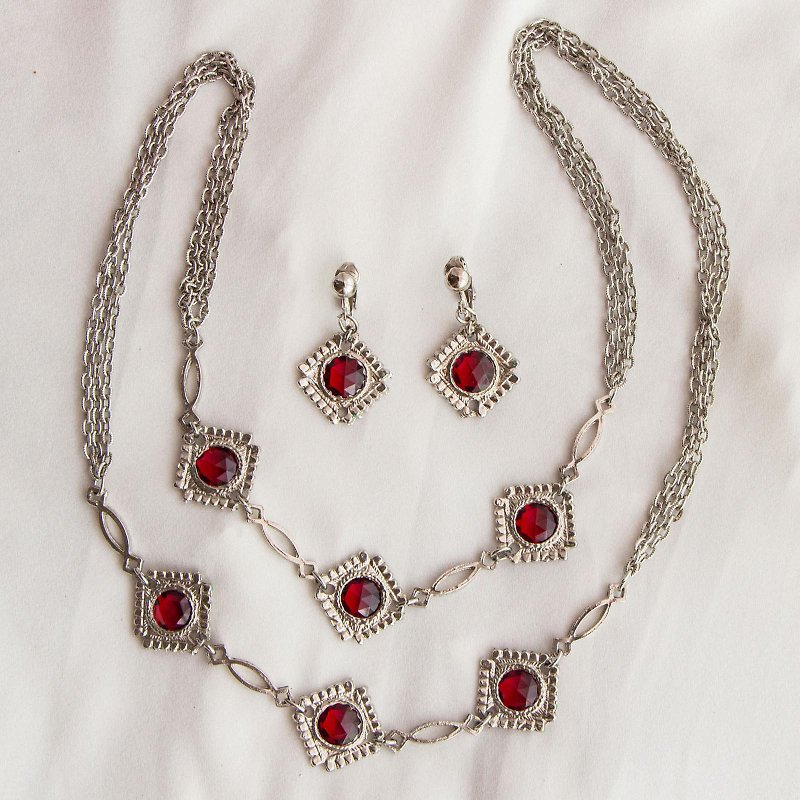美国古董 石榴红玫瑰切工宝石简约设计 银色长项链耳夹套组 - 项链 - 其他金属 红色
