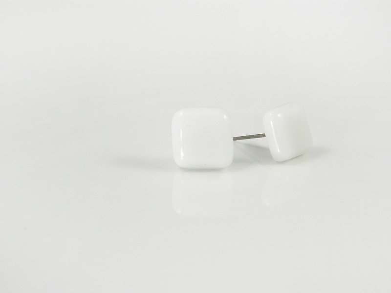 琉璃耳环-白 - 耳环/耳夹 - 玻璃 白色