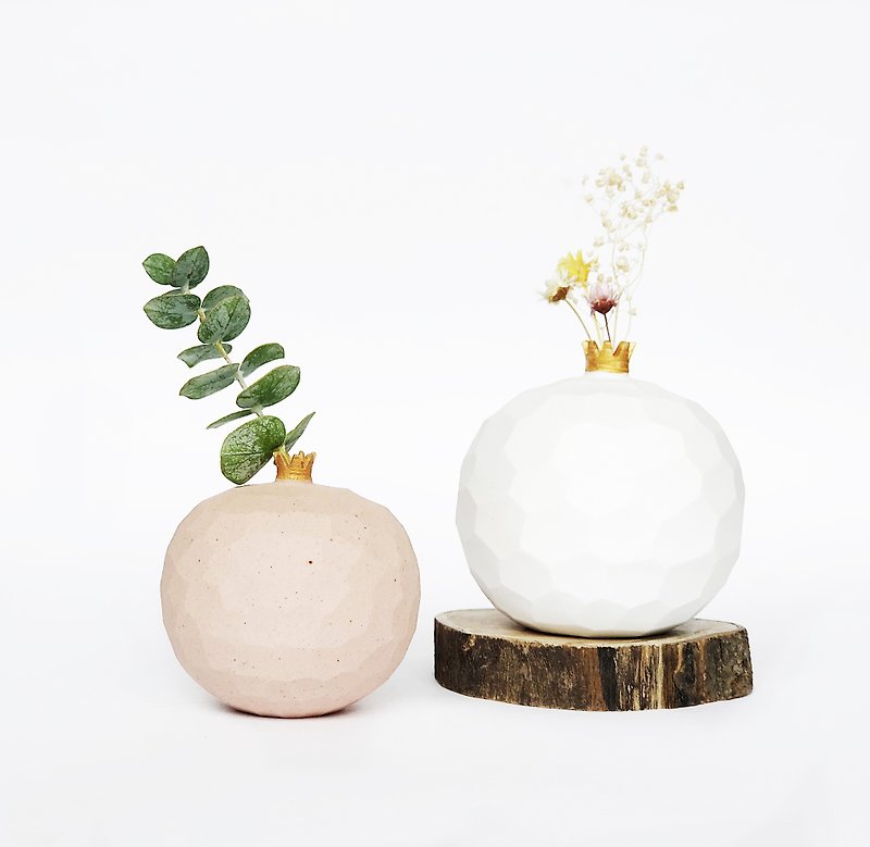 手工陶瓷石榴形状迷你花器－白色 - 花瓶/陶器 - 瓷 白色