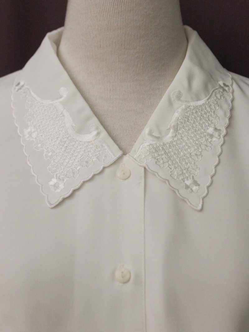 复古日本制典雅刺绣翻领宽松白色长袖古着衬衫 Vintage Blouse - 女装衬衫 - 聚酯纤维 白色