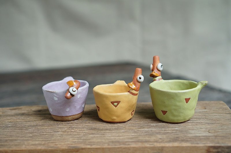 Duckling ceramic plant pot , cactus ,bonsai , handmade ceramic - 花瓶/陶器 - 陶 黄色