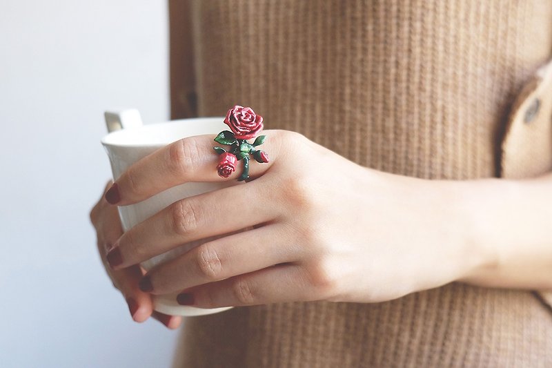 Rose Ring , Flower Ring , High quality enamel. - 戒指 - 其他金属 红色