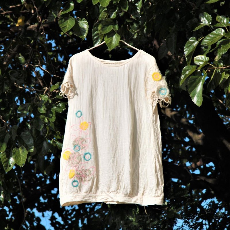 初秋の草花ゆったりチュニック - 女装上衣 - 棉．麻 白色