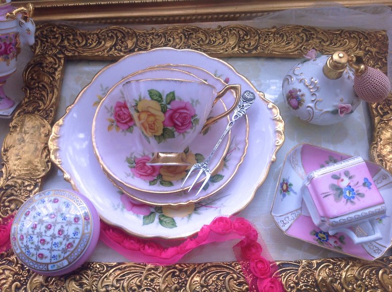 ♥安妮疯古物♥英国骨瓷 1950年英国制玫瑰粉红高脚花茶杯,咖啡杯3件组～浪漫粉红 - 茶具/茶杯 - 瓷 粉红色