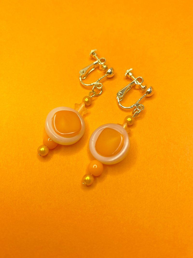 【美珠可定制化】橘子QQ糖 串珠 钮扣 夹式耳环 - 耳环/耳夹 - 其他材质 橘色