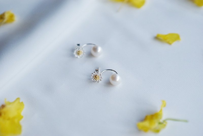 仲夏之梦 盛开的雏菊 - 925纯银珍珠两用耳环 - 耳环/耳夹 - 纯银 