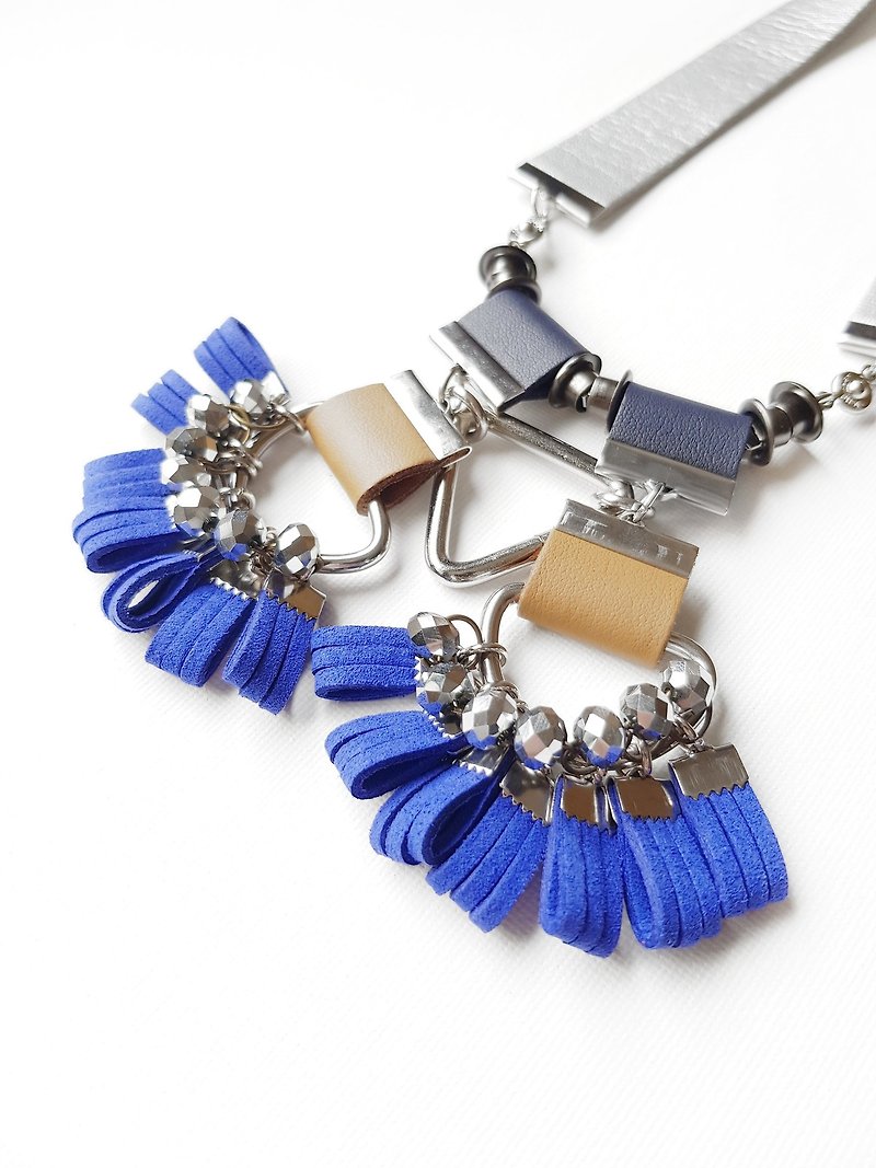 JAEDA Short Collar D-Ring Smocked Necklace //INDIGO - 项链 - 纸 蓝色