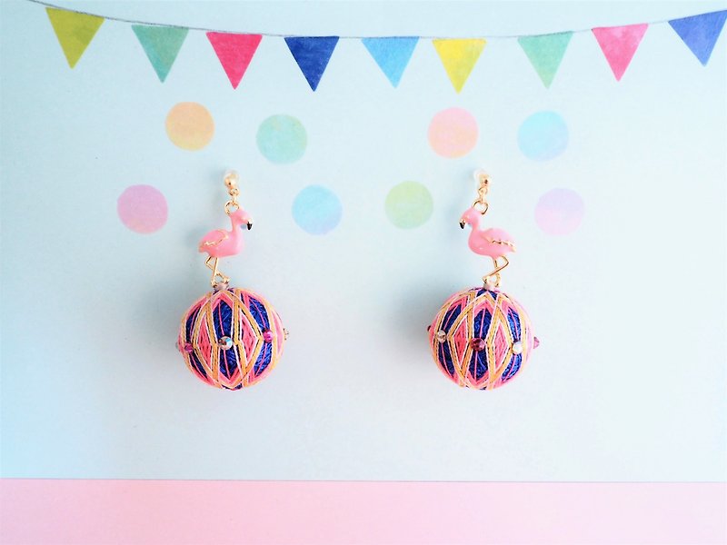 tachibanaya Flamingo Ball Japanese TEMARI earrings pink blue yellow - 耳环/耳夹 - 绣线 蓝色