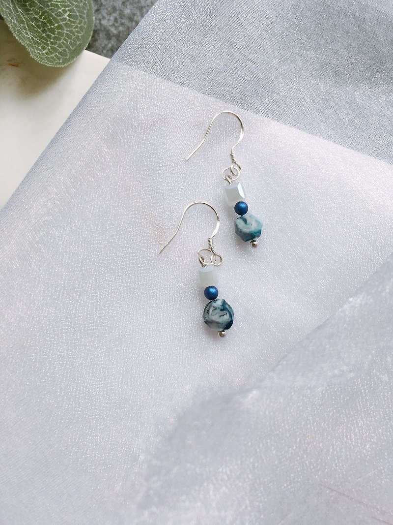 小石头吊款耳环 - 耳环/耳夹 - 其他材质 蓝色