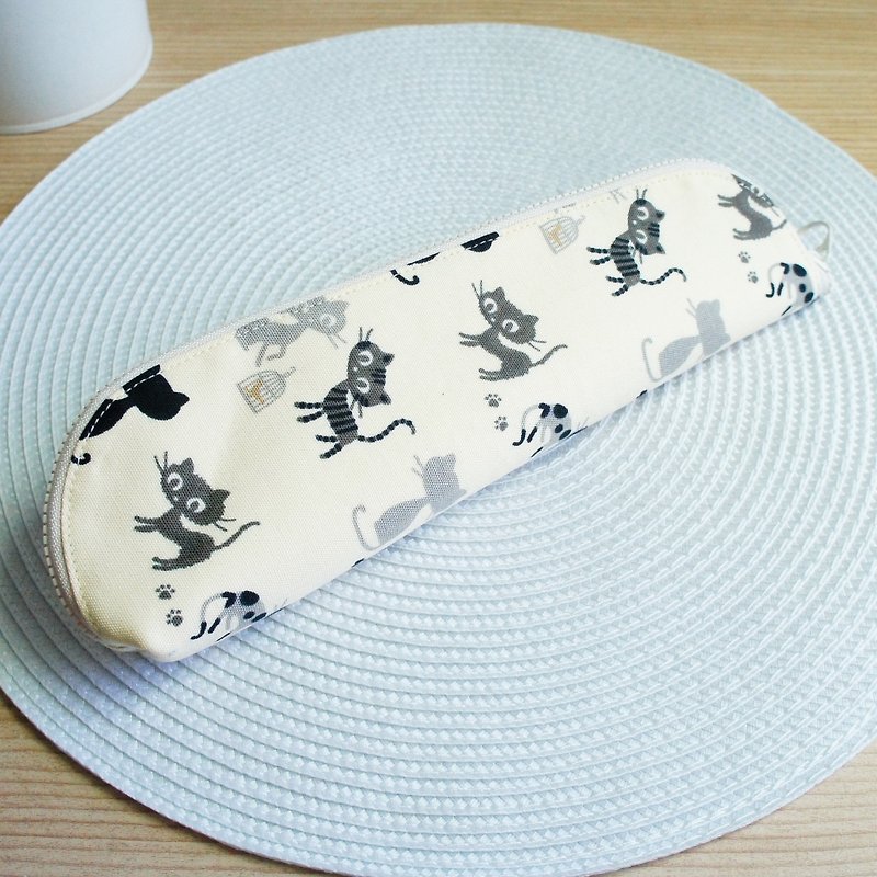 Lovely【鸟龙猫咪餐具袋】笔袋、米底、加大版23-24厘米筷子可用 - 筷子/筷架 - 棉．麻 白色
