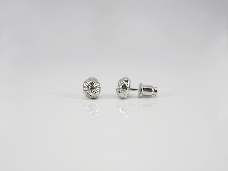 No.65 SILVER STONE EARRINGS 银石耳针 - 925纯银 - 耳环/耳夹 - 其他金属 银色