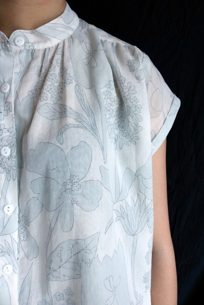 Hikari blouse (日本进口布料，limited-edition) - 女装上衣 - 棉．麻 