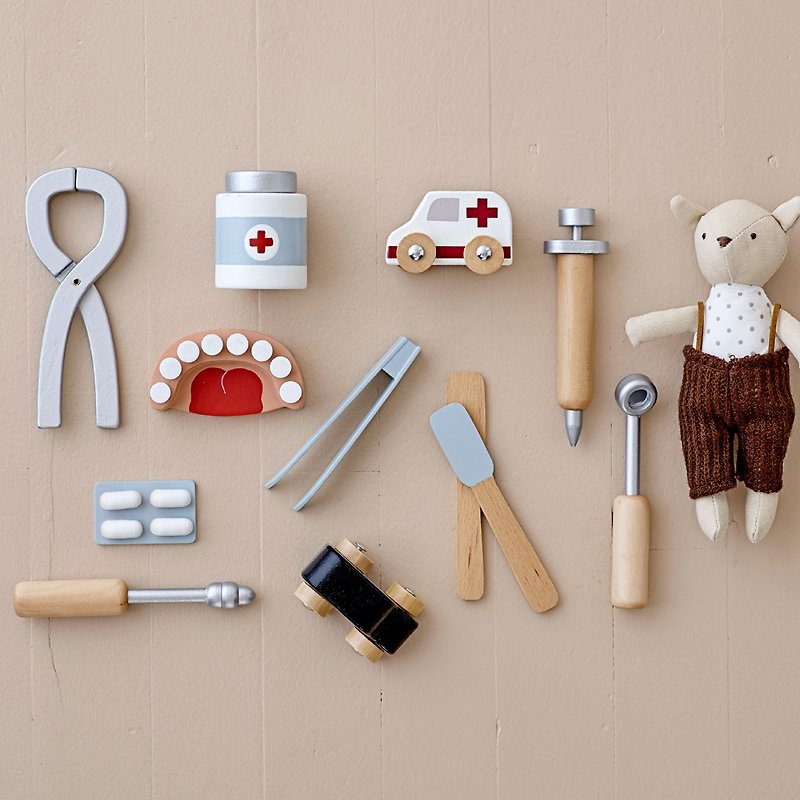 Bloomingville MINI 木制牙医玩具 9件组 - 玩具/玩偶 - 木头 多色