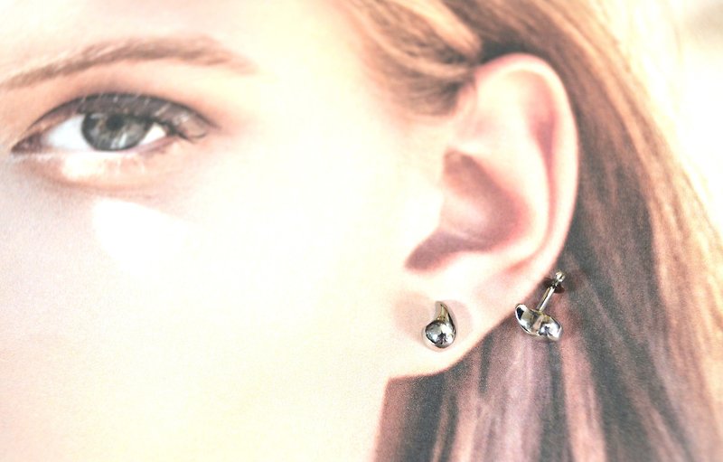 Titanium　pierced earrings・チタンピアス・１６ゲージ・1.2ミリ=銀の水滴又は陰陽= - 耳环/耳夹 - 其他金属 透明