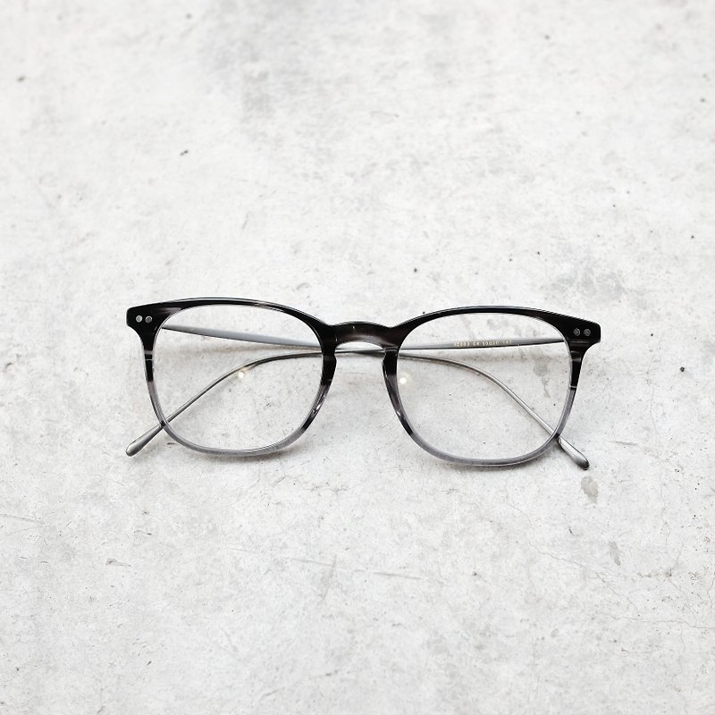 【目目商行】新款渐层方框  精致钛金属脚 渐层灰 - 眼镜/眼镜框 - 其他材质 银色