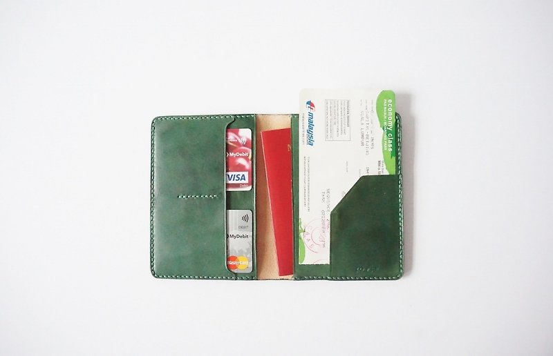 Customized Gift Green Leather Passport Cover/ Sleeve with Credit Card pocket - 护照夹/护照套 - 真皮 绿色