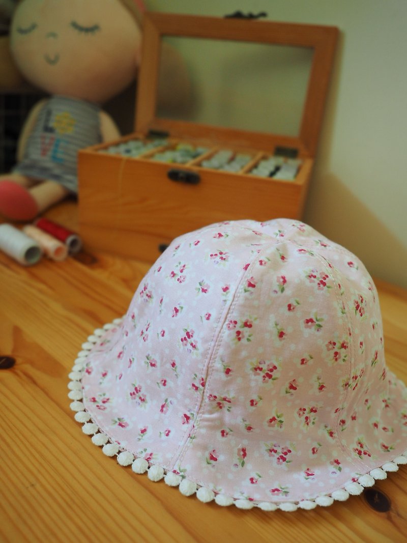 手工制作双面粉红碎花/ 樱花图案防风防晒帽子 适合婴儿小孩成人 - 帽子 - 棉．麻 粉红色