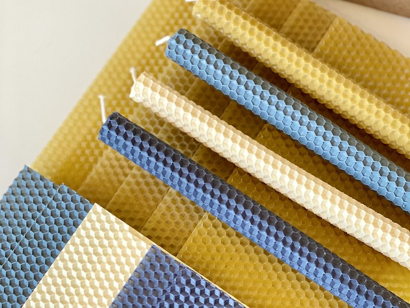 Sheets of beeswax for making 14 rolled candles in blue, white, natural colors. - 蜡烛/香氛/手工皂 - 蜡 蓝色
