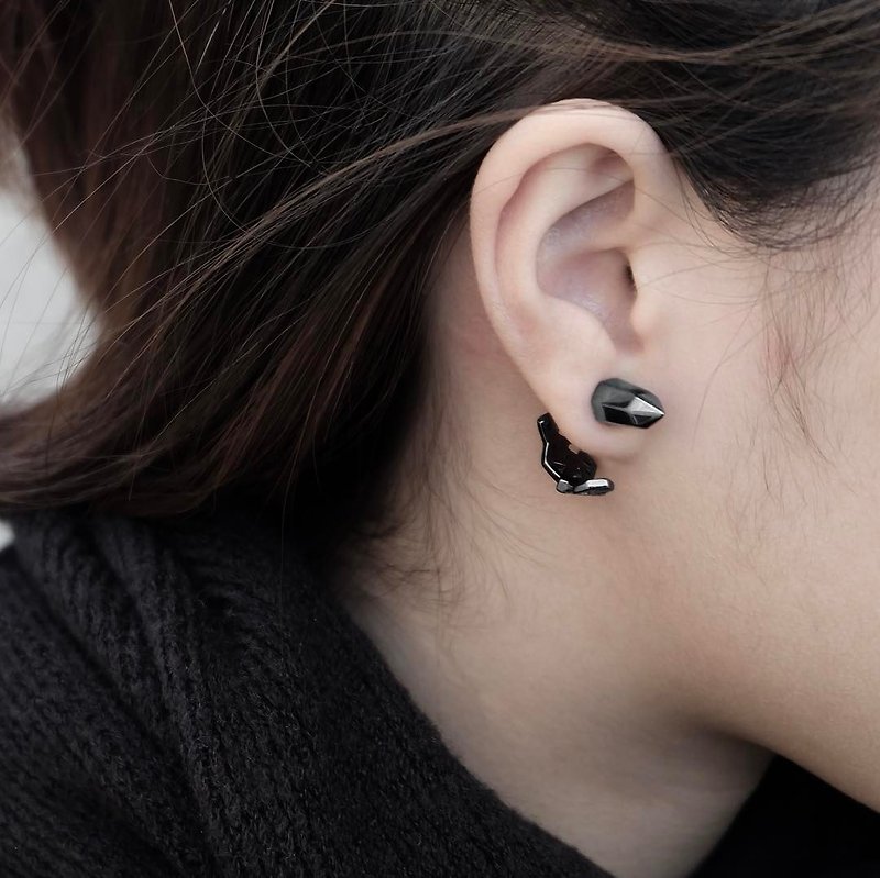 WIREFRAME Earrings / Metallic Black   (design silver jewelry) - 耳环/耳夹 - 其他金属 黑色