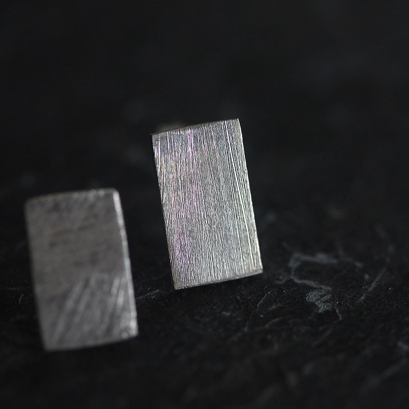 Rectangle Stud Earring with scratched texture in silver/rose gold finish (E0131) - 耳环/耳夹 - 银 银色