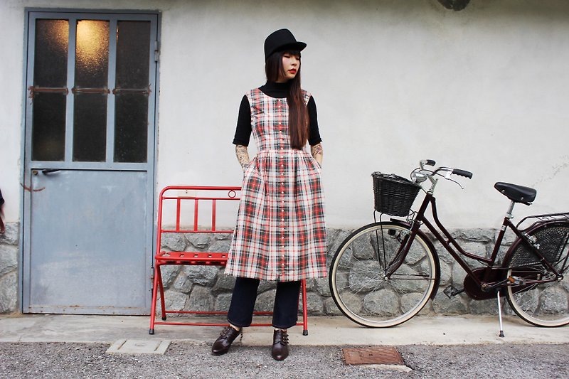 F3014[Vintage洋装]红色白色格纹排扣双口袋棉质无袖古着洋装(Kyoto Japan) - 洋装/连衣裙 - 棉．麻 红色