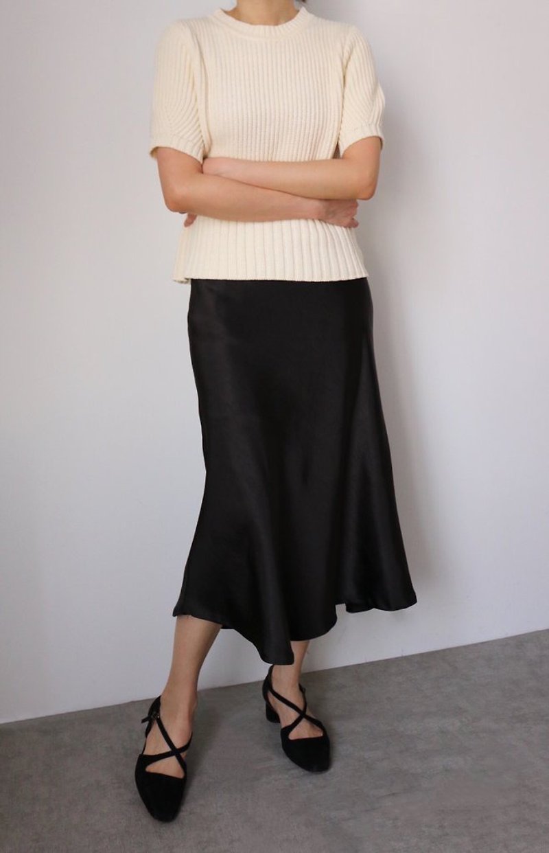 JULIE SKIRT 限量布料黑色斜裁裙 *更多颜色可供选择 - 裙子 - 棉．麻 