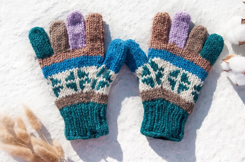 手织羊毛针织手套/针织纯羊毛保暖手套/全趾手套-北欧风蓝天绿地 - 手套 - 羊毛 多色