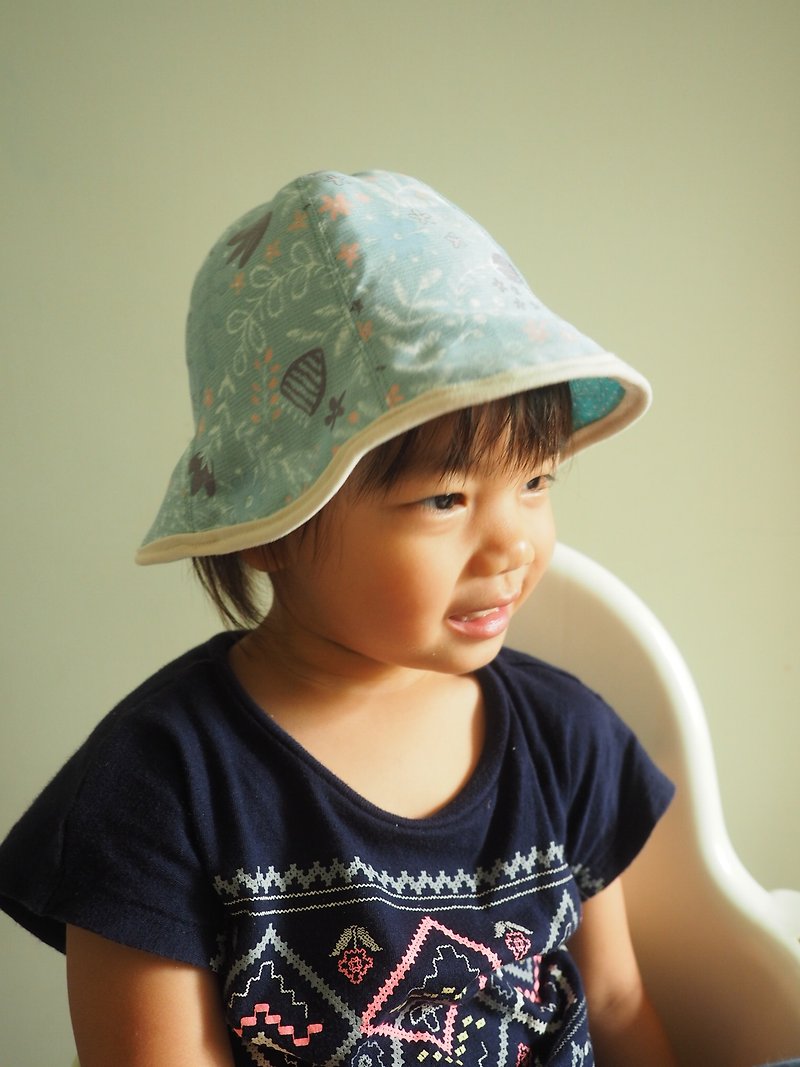手作双面粉蓝森林动物图案/ 极地动物婴儿小童棉质帽子 - 帽子 - 棉．麻 蓝色