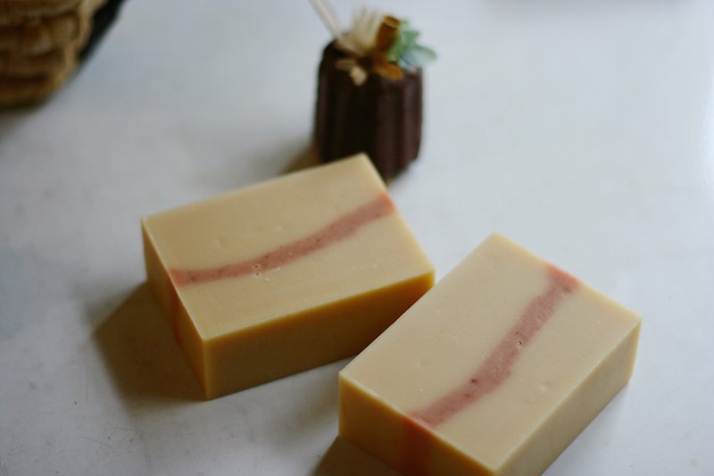 玫瑰母奶皂(现货) - 肥皂/手工皂 - 植物．花 粉红色