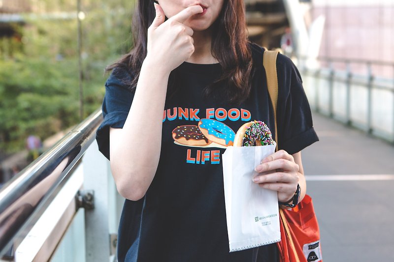 Deerhorn design / 鹿角 JUNK FOOD Donuts T-shirt - 女装 T 恤 - 棉．麻 白色