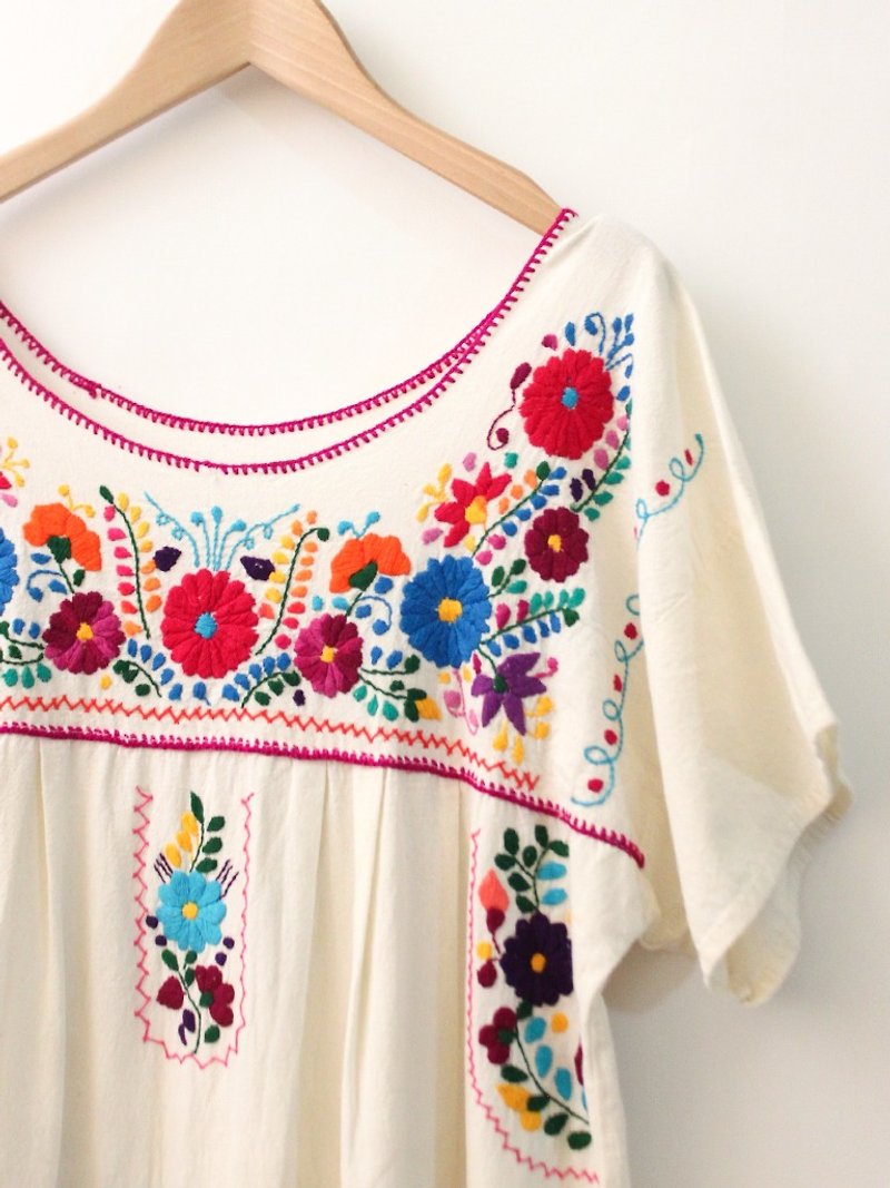 复古美国墨西哥花朵刺绣米白色短袖古着洋装 Vintage Dress - 洋装/连衣裙 - 棉．麻 白色
