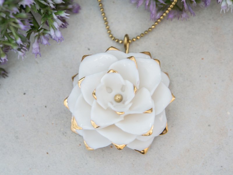 Thai Blossom ~ white & gold porcelain flower pendant ~ size L. - 项链 - 陶 白色