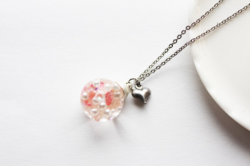 Rosy Garden 白色雪地粉红水晶流动玻璃球配桃心气质项链 - 颈链 - 玻璃 粉红色