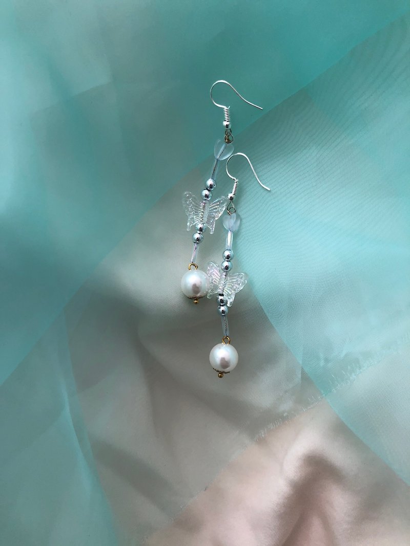 透明感 蝴蝶 珍珠 日本玻璃珠 吊长耳环 金工绕线 - 耳环/耳夹 - 塑料 透明