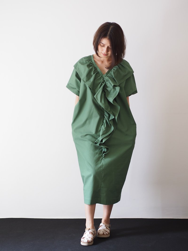 ManiBleu Front Frill V Neck Dress - Spruce - 洋装/连衣裙 - 棉．麻 绿色