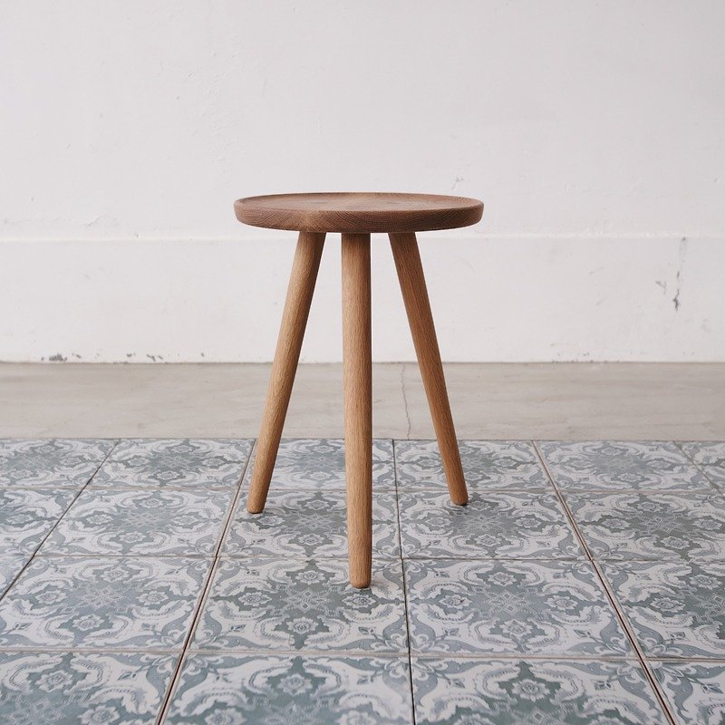 轻巧钮扣实木小板凳 (橡木) - 椅子/沙发 - 木头 