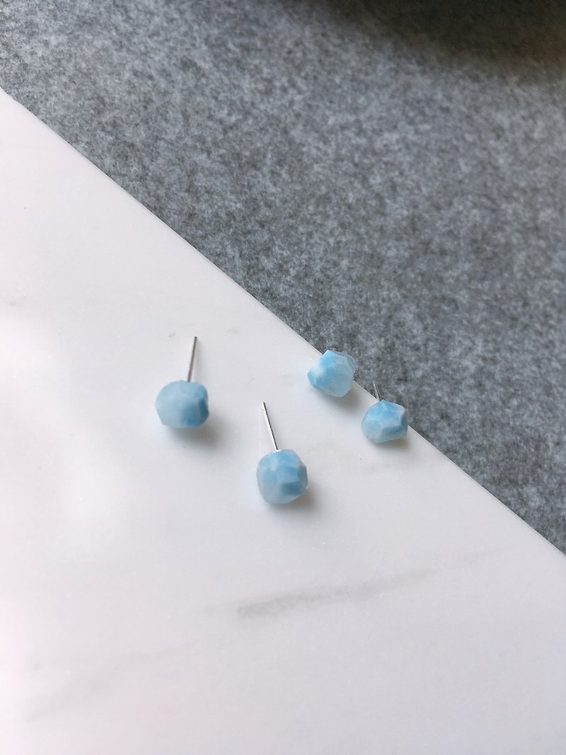 Icy幸运小石头耳钉 - 耳环/耳夹 - 其他材质 蓝色