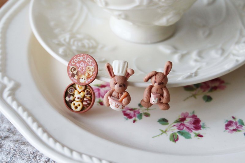兔子饼干盒耳环套装 - 耳环/耳夹 - 粘土 粉红色