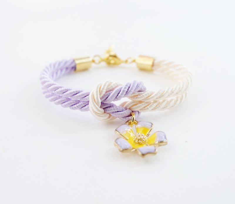 Lilac and cream knot bracelet with flower charm - 手链/手环 - 其他材质 紫色