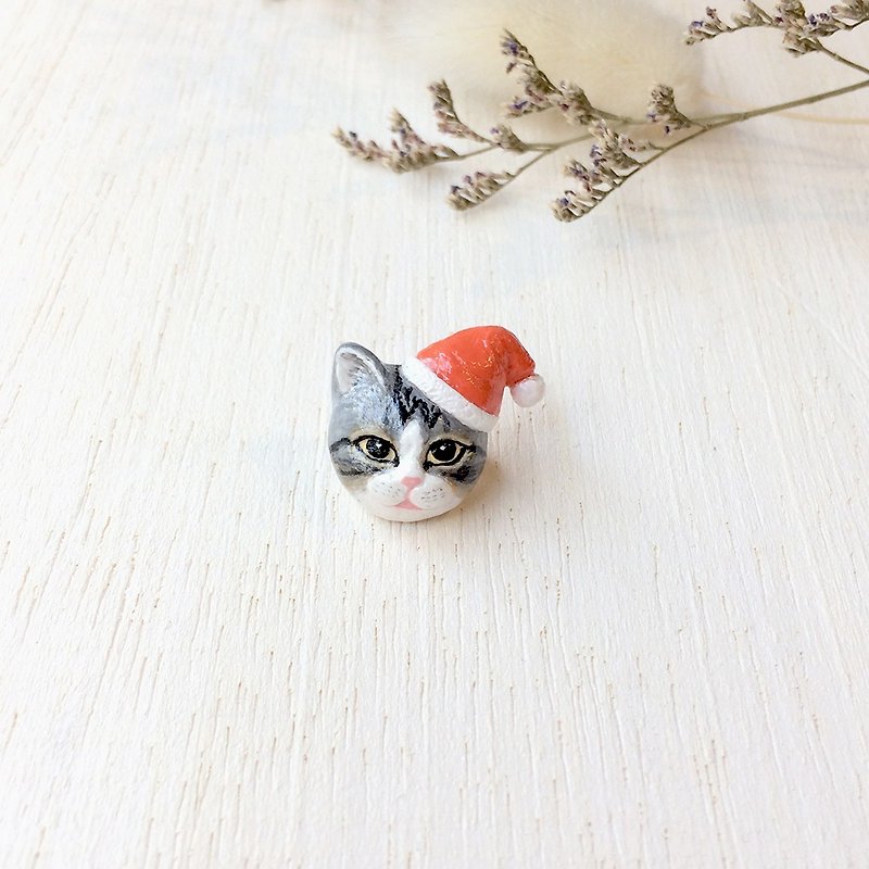 Santa Cat Brooch, Santa Cat pin, Christmas gifts - 胸针 - 粘土 红色