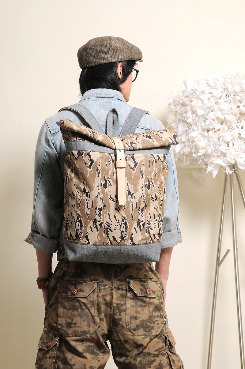 SURVIVOR-手做皮革迷彩丹宁布卷盖式后背/笔电包 - 后背包/双肩包 - 棉．麻 咖啡色