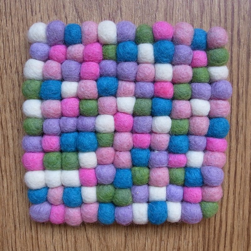 羊毛毡 球球 手工 餐垫 隔热垫 锅垫 茶壶垫 方形 13.5cm 粉色系 - 餐垫/桌巾 - 羊毛 多色
